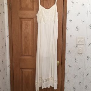 😍NWOT Torrid Ivory Maxi Dress 💜